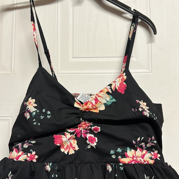 Rue21 dress with flowers. New with tags. Size s - Picture 2 of 3